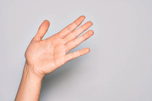 Hand Van Kaukasische Jongeman Met Vingers Geïsoleerde Witte Achtergrond Met — Stockfoto