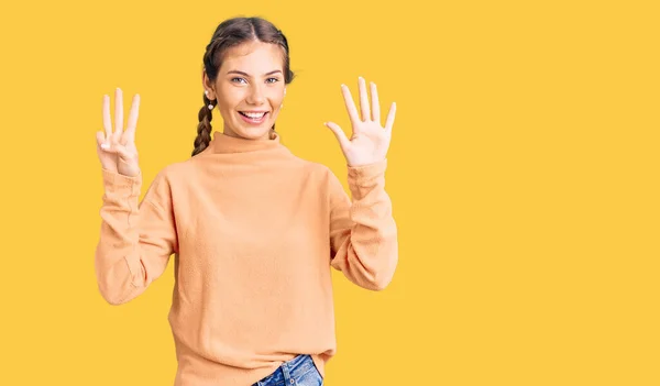 Schöne Kaukasische Frau Mit Blonden Haaren Trägt Lässigen Winterpullover Und — Stockfoto