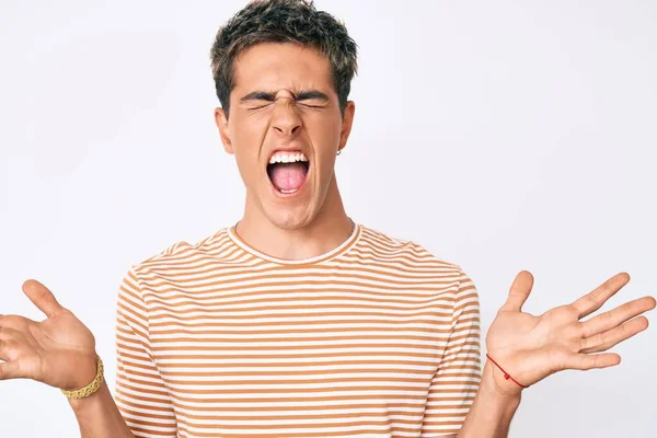 Homem Bonito Jovem Vestindo Roupas Casuais Celebrando Louco Louco Para — Fotografia de Stock