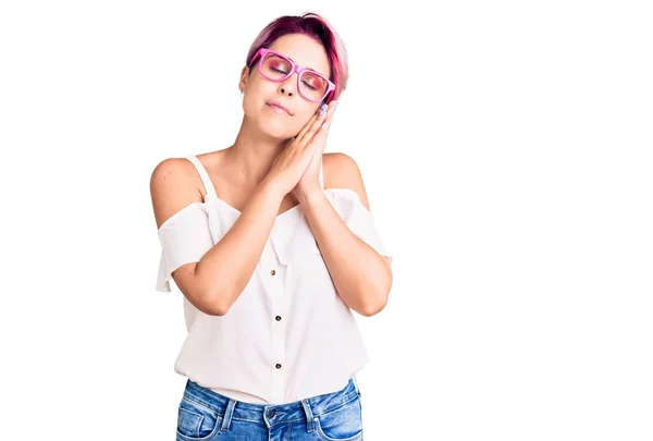 Joven Hermosa Mujer Con Pelo Rosa Con Ropa Casual Gafas — Foto de Stock