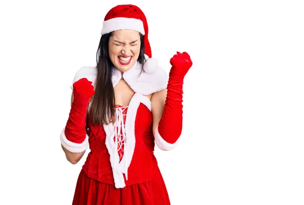 Νεαρή Όμορφη Καυκάσια Γυναίκα Φορώντας Κοστούμι Santa Claus Γιορτάζει Έκπληκτος — Φωτογραφία Αρχείου