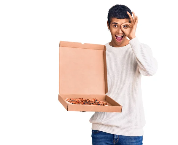 Young African Amercian Man Holding Delivery Pizza Box Smiling Happy — Stock Photo, Image