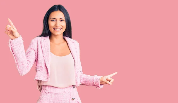 Young Beautiful Latin Girl Wearing Business Clothes Smiling Confident Pointing — Stock Photo, Image