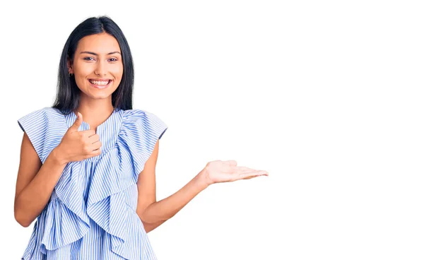 Young Beautiful Latin Girl Wearing Casual Clothes Showing Palm Hand — Stock Photo, Image