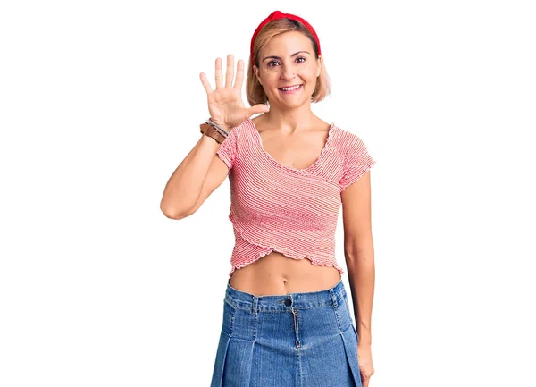 Young Blonde Woman Wearing Casual Clothes Diadem Showing Pointing Fingers — Stock Photo, Image