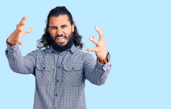 Junger Arabischer Mann Lässiger Kleidung Schreit Frustriert Vor Wut Hände — Stockfoto