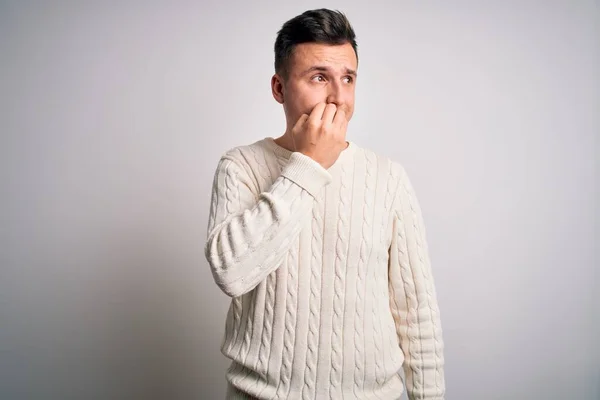 Homem Caucasiano Bonito Jovem Vestindo Camisola Inverno Casual Sobre Fundo — Fotografia de Stock