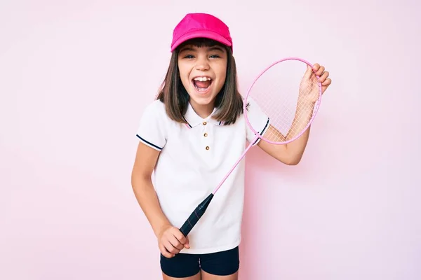 Menina Com Estrondo Segurando Badminton Raquete Sorrindo Rindo Duro Voz — Fotografia de Stock