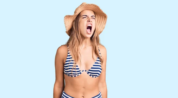 Young Beautiful Blonde Woman Wearing Bikini Hat Angry Mad Screaming — Stock Photo, Image