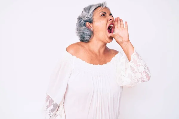 Senior Hispanic Grey Haired Woman Wearing Casual Clothes Shouting Screaming — Stock Photo, Image