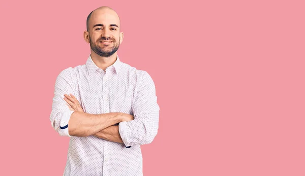 Jovem Homem Bonito Vestindo Camisa Elegante Rosto Feliz Sorrindo Com — Fotografia de Stock