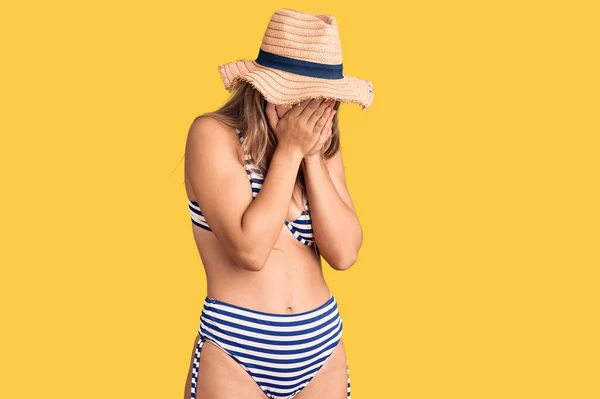 Young Beautiful Blonde Woman Wearing Bikini Hat Sad Expression Covering — Stock Photo, Image