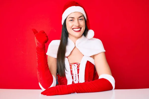 Joven Mujer Caucásica Vistiendo Traje Santa Claus Sonriendo Con Cara — Foto de Stock