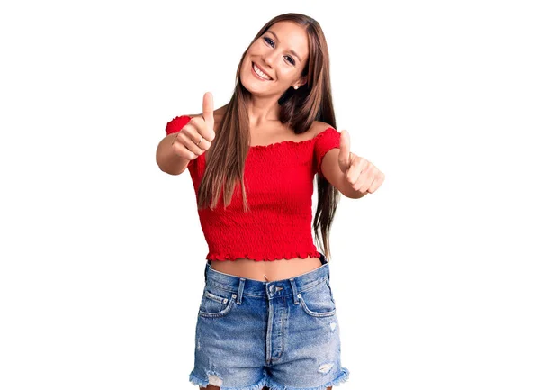 Jonge Mooie Latijns Amerikaanse Vrouw Draagt Casual Kleding Goedkeuren Doen — Stockfoto