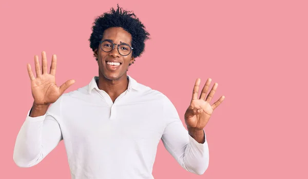 Bonito Homem Americano Africano Com Cabelo Afro Vestindo Roupas Casuais — Fotografia de Stock