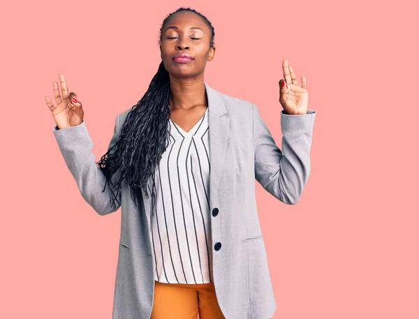 Jeune Femme Afro Américaine Portant Des Vêtements Travail Détendre Sourire — Photo