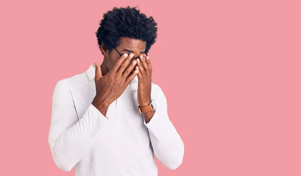 Handsome African American Man Afro Hair Wearing Casual Clothes Glasses — Stock Photo, Image