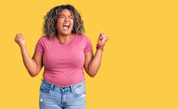 Jonge Afro Amerikaanse Size Vrouw Draagt Casual Kleding Gek Gek — Stockfoto