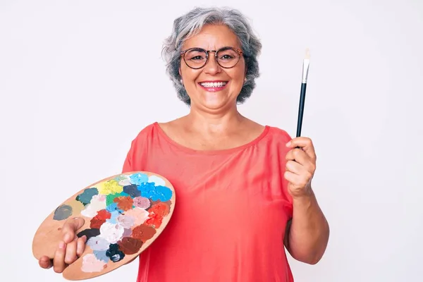 Spanyol Asıllı Yaşlı Kadın Elinde Boya Fırçası Palet Tutuyordu Pozitif — Stok fotoğraf