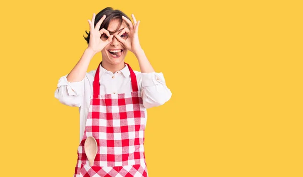 Beautiful Young Woman Short Hair Wearing Professional Cook Apron Doing — Stock Photo, Image