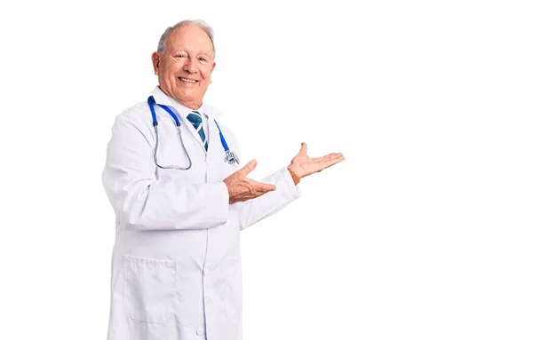 Senior Handsome Grey Haired Man Wearing Doctor Coat Stethoscope Inviting — Stock Photo, Image