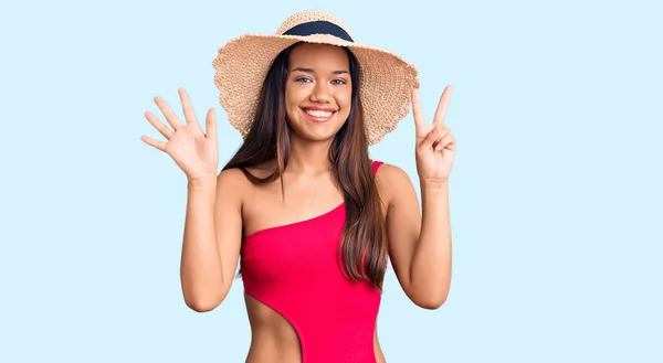 Joven Hermosa Chica Latina Con Traje Baño Sombrero Verano Que — Foto de Stock