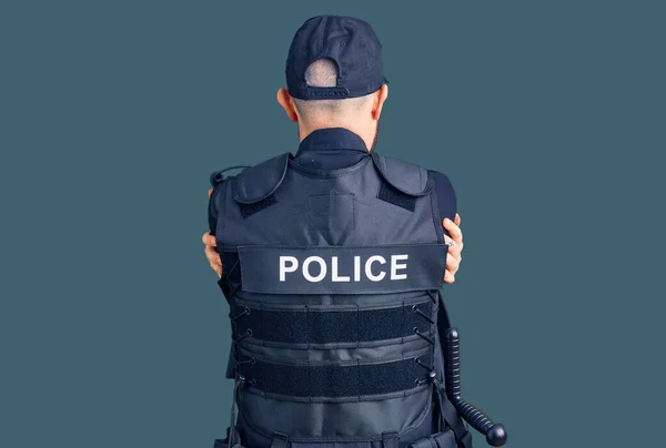 Young Handsome Man Wearing Police Uniform Hugging Oneself Happy Positive — Stock Photo, Image