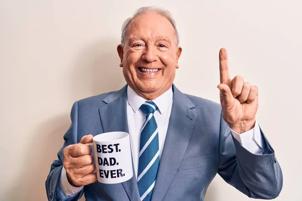 Knappe Grijsharige Man Pak Die Koffie Drinkt Met Beste Vader — Stockfoto