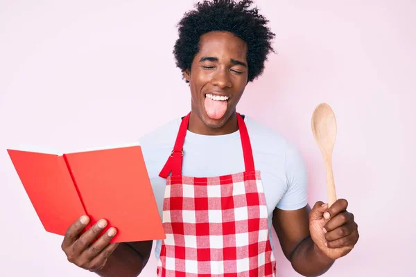 Beau Afro Américain Avec Des Cheveux Afro Portant Tablier Boulanger — Photo