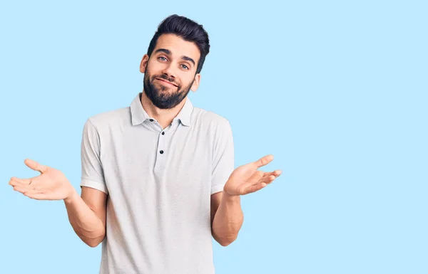 Homem Bonito Jovem Com Barba Vestindo Pólo Casual Sem Noção — Fotografia de Stock