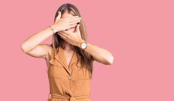 Young Beautiful Blonde Woman Wearing Casual Clothes Glasses Covering Eyes — Stock Photo, Image