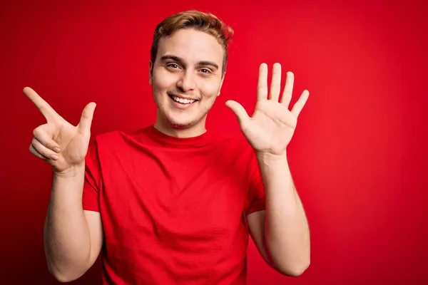 Νεαρός Όμορφος Κοκκινομάλλης Άντρας Φοράει Casual Shirt Πάνω Από Απομονωμένο — Φωτογραφία Αρχείου