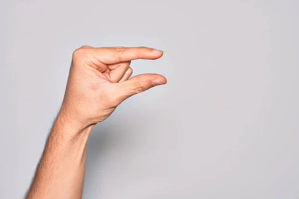 Mão Jovem Caucasiano Mostrando Dedos Sobre Fundo Branco Isolado Pegando — Fotografia de Stock