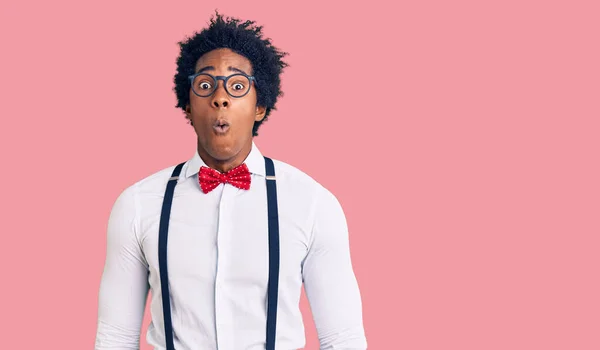 Snygg Afrikansk Amerikansk Man Med Afro Hår Bär Hipster Elegant — Stockfoto