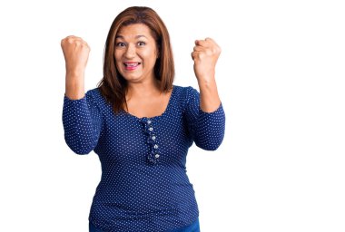 Güzel orta yaşlı kadın.