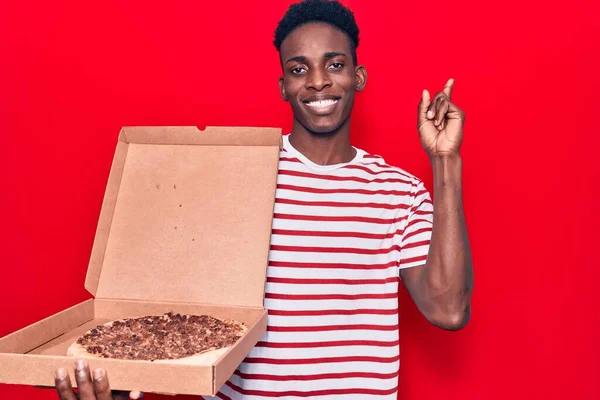 Jeune Homme Afro Américain Tenant Boîte Pizza Livraison Surpris Par — Photo