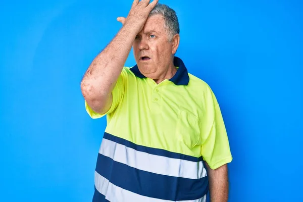 Senior Grey Haired Man Wearing Reflective Shirt Surprised Hand Head — Stock Photo, Image