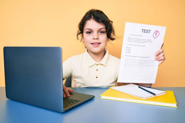 Schattig Latijns Amerikaans Kind Tonen Mislukte Examen Zitten Het Bureau — Stockfoto