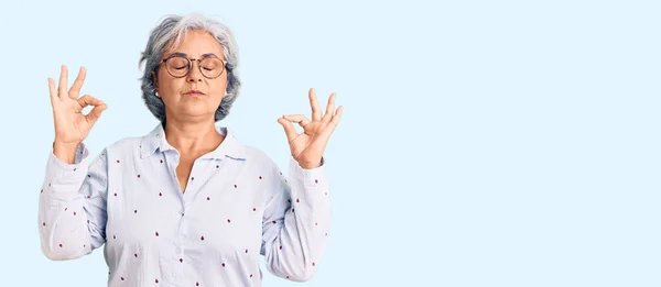 Mujer Mayor Con Pelo Gris Vistiendo Ropa Casual Negocios Gafas —  Fotos de Stock