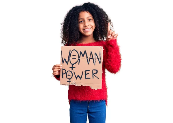 Criança Afro Americana Com Cabelo Encaracolado Segurando Banner Poder Mulher — Fotografia de Stock