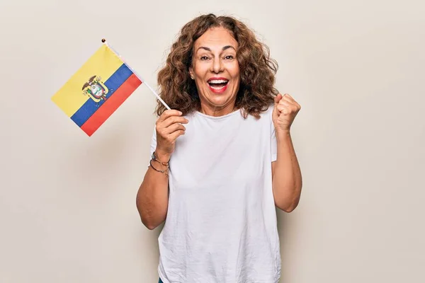 Medelåldern Vacker Patriotisk Kvinna Håller Colombian Flagga Över Isolerade Vit — Stockfoto