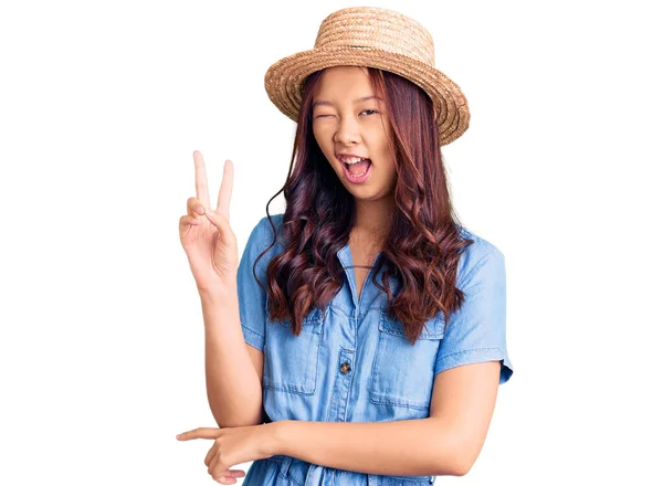 Joven Hermosa Chica China Con Sombrero Verano Sonriendo Con Cara — Foto de Stock