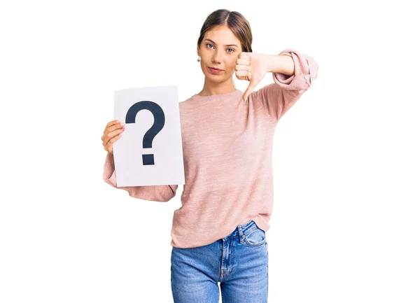Beautiful Caucasian Woman Blonde Hair Holding Question Mark Angry Face — Stock Photo, Image