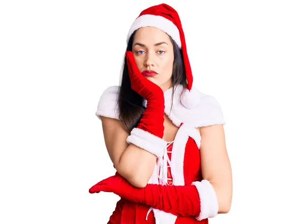 Joven Hermosa Mujer Caucásica Con Disfraz Santa Claus Pensando Que — Foto de Stock