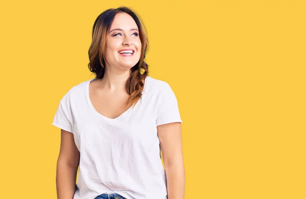 Young Beautiful Caucasian Woman Wearing Casual White Tshirt Looking Away — Stock Photo, Image