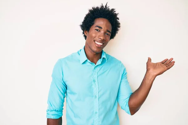 Handsome African American Man Afro Hair Wearing Casual Clothes Smiling — Stock Photo, Image