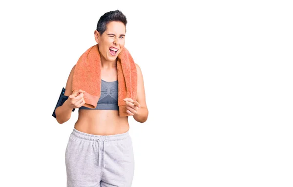 Young Woman Short Hair Wearing Sportswear Towel Using Smartphone Pointing — Stock Photo, Image