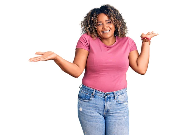 Jonge Afro Amerikaanse Size Vrouw Dragen Casual Kleding Clueless Verwarde — Stockfoto