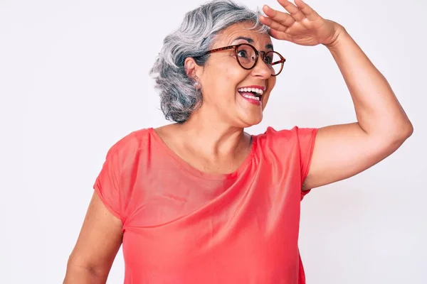Senior Latino Grijsharige Vrouw Met Casual Kleding Een Bril Erg — Stockfoto