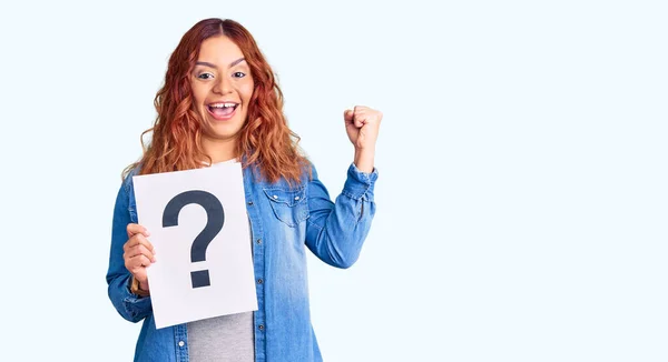 Young Latin Woman Holding Question Mark Screaming Proud Celebrating Victory — Stock Photo, Image